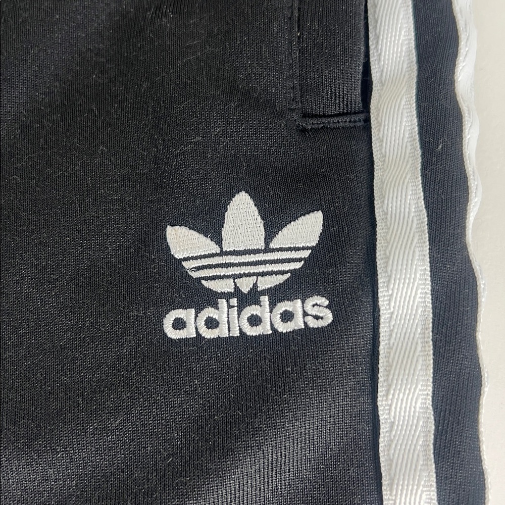 Adidas Adicolor 3-Stripe track pants - Picture 2 of 5